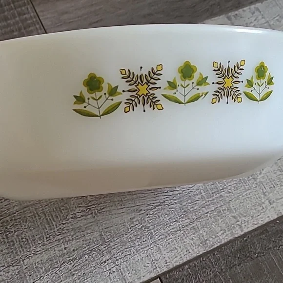 Anchor Hocking Fire King Milk Glass Meadow Green 1.5 QT Baking Dish Casserole - Picture 3 of 6